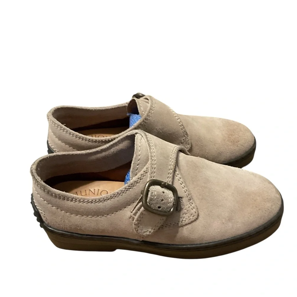 Tod’s Junior Tan Suede Buckle Shoes‎ size 30